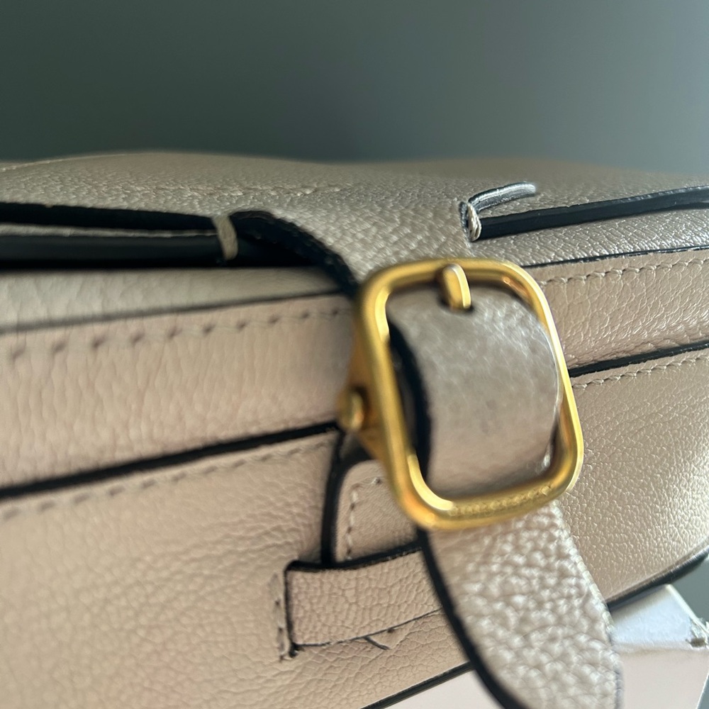 Burberry Beige Crossbody Leather Shoulder Bag - Picture 5 of 7